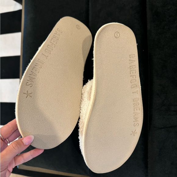 Barefoot dreams slipper small - Picture 2 of 3